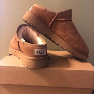 Ugg slipper boot new in box size 9 chestnut